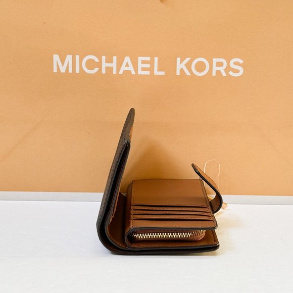 Michael Kors Jet Set Travel Medium Bifold Coin Zipper Wallet MK Brown - Picture 7 of 9